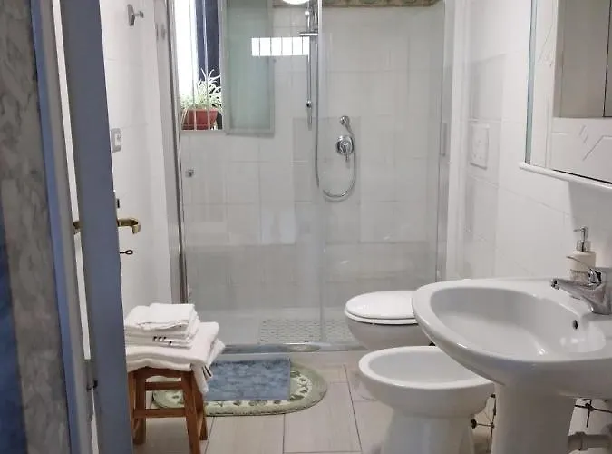 Angeli לינה וארוחת בוקר 3*